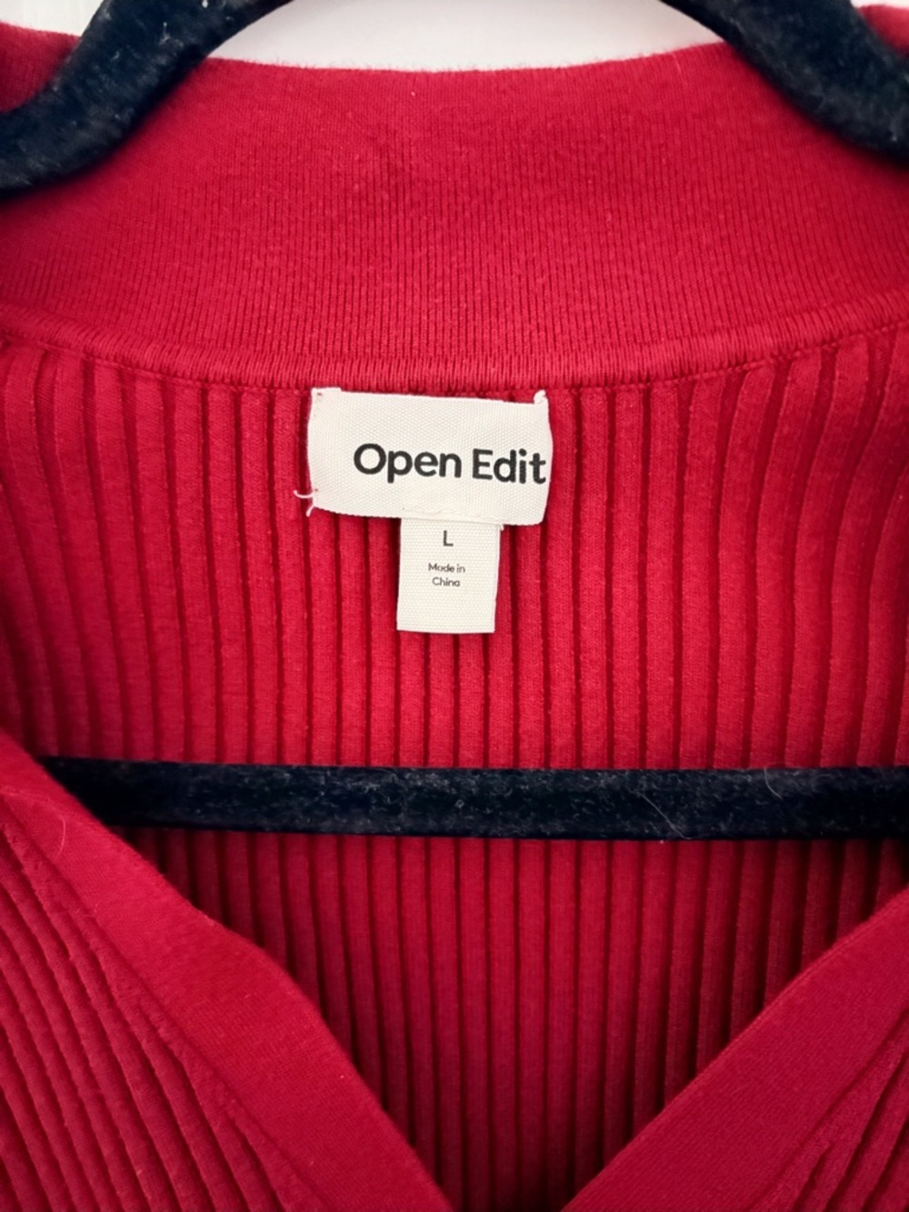 Red Ribbed V-Neck Collared Long Sleeve Top - Picture 2 of 2